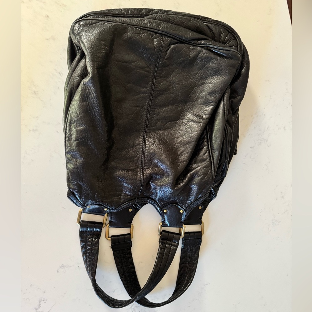 Elegant Black Leather Tote Bag - Picture 15 of 15